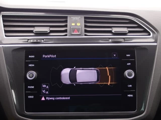 Volkswagen Tiguan TREKHAAK / CARPLAY / NAVI / CLIMA / PDC / BLUETOOTH / ACC / NL-AUTO - afbeelding nr 10