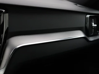 Volvo V60 Volvo V60 T6 PLUG-IN HYBRID R-DESIGN SCHUIFDAK ACC KEYLESS 19INCH STOELVER - afbeelding nr 29