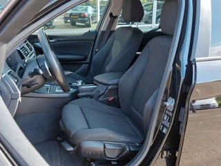 BMW 1 Serie 118i 136pk Automaat Executive Sport-Line | Origineel NL | Navi | Clima | Cruise | Bluetooth Carkit+Streaming | Led Koplampen | Licht+Regensensor | Pdc | Mistlampen | Privacy Glass | 16''lm - afbeelding nr 10