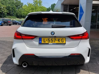 BMW 1 Serie BMW 1 Serie 116i Automaat Business Edition M-Sport | Navi | Apple Carplay+Android Auto | Clima | Cruise | Led Koplampen | Panorama Schuifdak | Pdc V+A+Camera | Licht+Regensensor | Privacy Glass | 17''lm - afbeelding nr 6