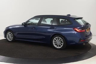 BMW 3 Serie BMW 3-serie 318i Business Edition | Stoelverwarming | Camera |  Carplay | Live Cockpit | Full LED | Navigatie | Dodehoek detectie | Climate control - afbeelding nr 2