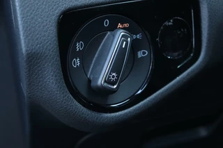 Volkswagen Golf Volkswagen Golf 7.5 GTI DSG / Vol Opties! / 230PK! / DSG / ACC / Pano / Virtual Cockpit / Camera / Keyless / Navi / 19