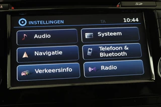 Nissan QASHQAI Nissan Qashqai 1.2 N-Vision | Panoramadak | Stoelverwarming |  360 camera | Trekhaak | Leder/Alcantara | Navigatie | Keyless | Climate control - afbeelding nr 24