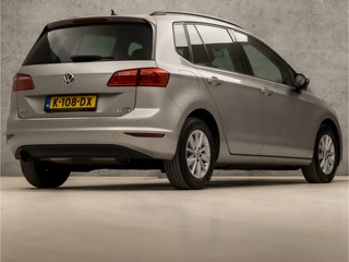 Volkswagen Golf Sportsvan Automaat (NAVIGATIE, CLIMATE, STOELVERWARMING, ADAPTIVE CRUISE, SPORTSTOELEN, PARKEERSENSOREN, GETINT GLAS, LM VELGEN, NIEUWE APK, NIEUWSTAAT) - afbeelding nr 5