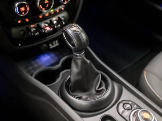 MINI Clubman Automaat (NAVIGATIE, CLIMATE, STOELVERWARMING, GETINT GLAS, SPORTSTOELEN, CRUISE, PARKEERSENSOREN, NIEUWSTAAT) - afbeelding nr 11
