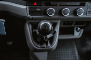 Volkswagen Crafter Volkswagen Crafter 35 2.0 TDI 177PK L4 Open laadbak Airco | Cruise control | 3-zits | LxBxH 430x203x40 cm | - afbeelding nr 12
