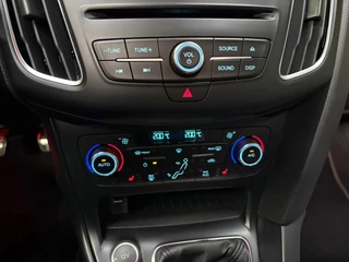 Ford Focus Ford FOCUS 2.0 ST schuifdak xenon navi camera clima uitlaatklep 19