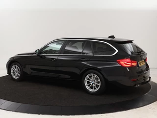 BMW 3 Serie BMW 3-serie 320d | Stoelverwarming | Trekhaak | Full LED |  Navigatie | Sportstoelen | Climate control | Bluetooth | Parkeerhulp | Cruise control - afbeelding nr 2