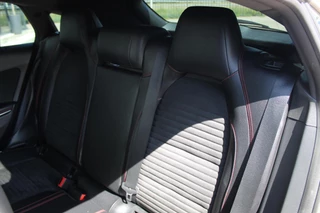 Mercedes-Benz CLA Mercedes CLA-klasse Shooting Brake 180 AMG/Pano/Camera/18inch - afbeelding nr 14
