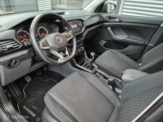 Volkswagen T-Cross Volkswagen T-Cross 1.0 BTW DEALERONDERHOUDEN APPLE CARPLAY - afbeelding nr 13