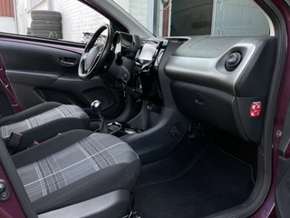Peugeot 108 Peugeot 108 1.0 e-VTi Allure, Clima! Lm Velgen! Nwe APK! Zondag OPEN! - afbeelding nr 3