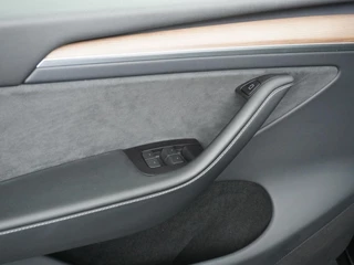 Tesla Model Y Tesla Model Y Performance AWD 75 kWh AUTOPILOT | PANO | TESLA GARANTIE T/M 7-2026 - afbeelding nr 17