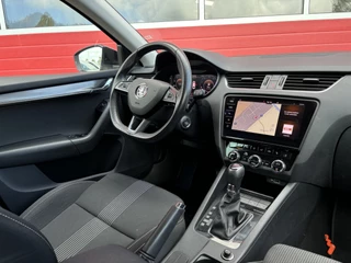 Škoda Octavia Škoda Octavia Combi 1.5 TSI Greentech Style Business AUTOMAAT / RS-STOELEN / VIRTUAL / CANTON / KEYLESS / FULL LED / STOELVERW / NL-AUTO - afbeelding nr 4