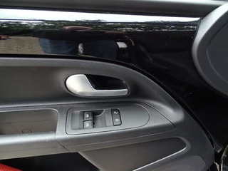 Volkswagen up! Volkswagen up! 1.0 BMT up! DAB / LANE ASS AUR CAMERA PDC 1e eig - afbeelding nr 15