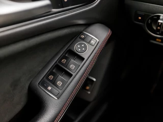 Mercedes-Benz CLA Automaat (SCHUIFDAK, APPLE CARPLAY, GROOT NAVI, LEDER/ALCANTARA, CAMERA, SPORTSTOELEN, STOELVERWARMING, KEYLESS, CRUISE, ZWART HEMEL, NIEUWSTAAT) - afbeelding nr 22