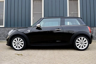 MINI Cooper Rijklaarprijs-Garantie Navigatie Airco Leder/Stof  Sport Interieur 17 Inch - afbeelding nr 2