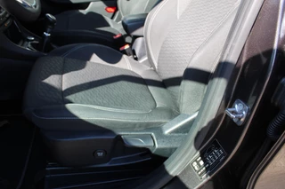 Ford Puma Climate control , Naviagtei , Cruise control , Bluetooth Stoel+Stuur en voorruitverwarming , LED Dagrijverlichting - afbeelding nr 5