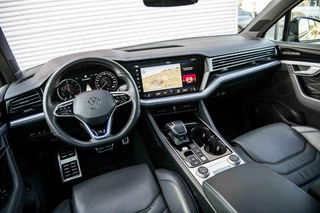Volkswagen Touareg Volkswagen Touareg R 3.0 TSi eHybrid 4MOTION | Full Option | Panodak | Massage | Trekhaak | Black Style | 21 inch | - afbeelding nr 4