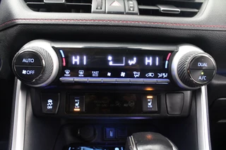 Toyota RAV4 Toyota RAV4 2.5 Plug-in Hybrid AWD Business Plus |Stoelverwarming|Camera|Navi| - afbeelding nr 17