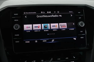 Volkswagen Passat Volkswagen Passat 1.4 TSI PHEV GTE | Head-Up | Stoelverwarming |  Camera | Adaptive cruise | Massage | Side Assist | Carplay | Matrix LED | Achterbankverwarming | Navigatie - afbeelding nr 21