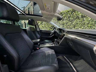 Volkswagen Passat Volkswagen Passat Variant 1.8 TSI HIGHLINE FACELIFT, PANO, NAVI, CRUISE, LEDER/ALCANTARA, ECC-AIRCO, DIGITAL, KEYLESS, ERGO-COMFORT, LICHTMETAAL 17
