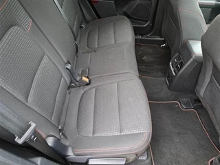 Ford Kuga Ford Kuga 2.5 PHEV ST-Line 225pk | Driver Assistance Pack | Winterpack | Privacy Glass | All Weather Banden - afbeelding nr 7