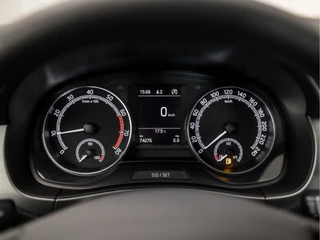 Škoda Fabia (APPLE CARPLAY, NAVIGATIE, CLIMATE, STOELVERWARMING, SPORTSTOELEN, PARKEERSENSOREN, CRUISE, DAB+, LM VELGEN, NIEUWSTAAT) - afbeelding nr 21