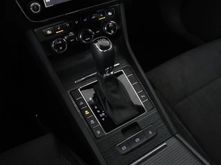 Škoda Superb Skoda Superb 1.4 TSI iV Business Edition Plus | Panoramadak |  Virtual Cockpit | Stoelverwarming | Camera | Carplay | Full LED | Memory | Navigatie | Parkeerhulp - afbeelding nr 9