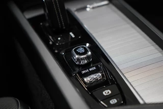Volvo XC60 Volvo XC60 2.0 T8 AWD R-Design Lucht|Pano|Memory|Leder|Dodehoeksdetectie|Camera - afbeelding nr 44