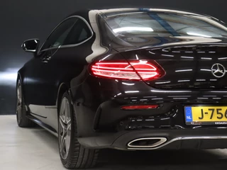 Mercedes-Benz C-Klasse Mercedes-Benz C-Klasse Coupé 200 AMG [SFEERVERLICHTING, APPLE CARPLAY, ANDROID, CAMERA, VOL LEDER, CRUISE, STOELEN ELEKTRISCH, FLIPPERS, NIEUWSTAAT] - afbeelding nr 12