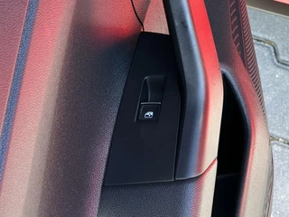 Volkswagen Polo Volkswagen Polo 2.0 TSI GTI, NIEUW MODEL, NAVI, AIRCO, CARPLAY, STOELVERWARMING, PARKEERSENSOREN VOOR/ACHTER, LICHTMETAAL 17