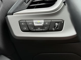 BMW 2 Serie BMW 2-serie Gran Coupé 218d Aut. Business Ed. | Navi | LMV | CarPlay | - afbeelding nr 31