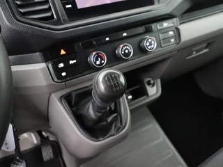 Volkswagen Crafter Volkswagen Crafter 2.0TDI L3H3 Highline | NAvigatie | Camera | Airco | Cruise | 3-Persoons - afbeelding nr 15