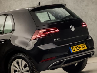 Volkswagen Golf (APPLE CARPLAY, GROOT NAVI, CLIMATE, STOELVERWARMING, DYNAMISCHE KNIPPERLICHTEN, ALCANTARA SPORTSTOELEN, ADAPTIVE CRUISE, PARKEERSENSOREN, LM VELGEN, NIEUWSTAAT) - afbeelding nr 10