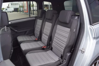Volkswagen Touran Volkswagen Touran 1.5 TSI DSG R-Line Black st/ 7Pers./Panodak /trekhaak wegkl./ACC - afbeelding nr 41