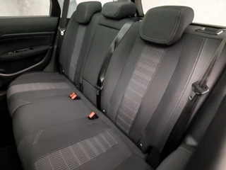 Peugeot 308 (PANORAMADAK, APPLE CARPLAY, GROOT NAVI, 360 CAMERA, LEDER, SPORTSTOELEN, ADAPTIVE CRUISE, GETINT GLAS, TREKHAAK, LANE ASSIST, NIEUWSTAAT) - afbeelding nr 15