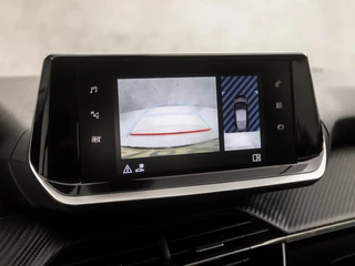 Peugeot 208 (APPLE CARPLAY, GROOT NAVI, 360 CAMERA, LM VELGEN, SPORTSTOELEN, PARKEERSENSOREN, CRUISE, NIEUWE APK, NIEUWSTAAT) - afbeelding nr 11
