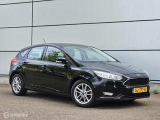 Ford Focus - 72648680-0