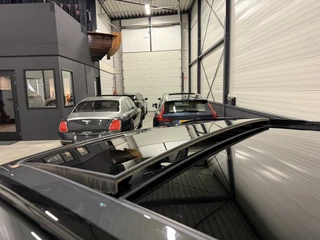 BMW 3 Serie BMW 3 Serie Touring 330e M-Sport DRAVITGRAU PANO/LASER/HEAD-UP/ADAPTIVE M-ONDERSTEL/KEYLESS/19