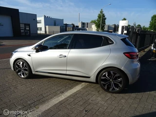 Renault Clio Renault Clio 1.6 E-Tech Hybrid 140 Luticia Intens Serie Limitee complete-auto - afbeelding nr 4