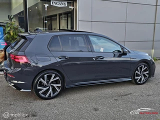Volkswagen Golf Volkswagen Golf 1.5 eTSI R-Line Panorama/HUD/Harman Kardon/Keyless - afbeelding nr 2
