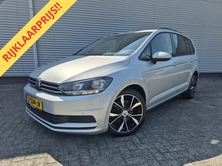 Volkswagen Touran Volkswagen Touran 1.5 TSI Comfortline 7p, airco,cruise,navigatie,app connect,wegklapbare trekhaak,parkeersensoren, - afbeelding nr 1