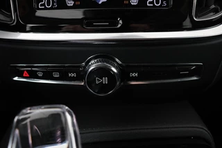 Volvo V60 Volvo V60 2.0 T8 Recharge AWD Inscription | Leder |  Stoelverwarming | Camera | Carplay | Memory | Adaptive cruise | Keyless | Full LED - afbeelding nr 16