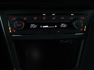 Volkswagen Polo Volkswagen Polo 1.0 TSI Highline | Stoelverwarming |  Parkeerhulp | Adaptive cruise | Navigatie | Bluetooth | Climate control | Getint glas - afbeelding nr 20