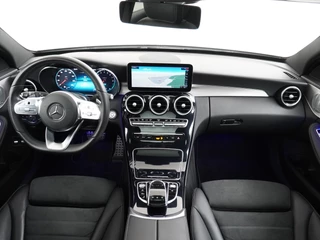 Mercedes-Benz C-Klasse Mercedes-Benz C-Klasse Estate 300e AMG // Burmester // Panoramadak // Distronic // MultiBeam LED // 360 Camera // Carplay // Night pakket - afbeelding nr 17