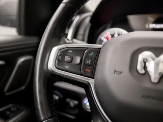 Dodge Ram 1500 Dodge Ram 1500 5.7 V8 4x4 Crew Cab Laramie 402Pk Automaat (PANORAMADAK, LUCHTVERING, GROOT NAVI, STOELKOELING, MEMORY SEATS, HARMAN/KARDON, TREKHAAK, STOELVERWARMING ACHTER, APPLE CARPLAY, NIEUWSTAAT) - afbeelding nr 21