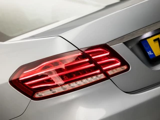 Mercedes-Benz E-Klasse 184Pk Automaat (PANORAMADAK, NAVIGATIE, CLIMATE, LEDER, STOELVERWARMING, SPORTSTOELEN, PARKEERSENSOREN, ZWART HEMEL, NIEUWE APK, NIEUWSTAAT) - afbeelding nr 29