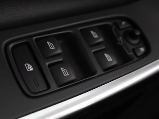 Volvo V60 Volvo V60 1.5 T3 R-Design | Stoelverwarming | Xenon |  Leder/Alcantara | Navigatie | Trekhaak | Parkeerhulp | Climate control | Cruise control - afbeelding nr 25