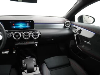 Mercedes-Benz CLA Mercedes-Benz CLA 250e AMG // Panoramadak // Memory // Sfeerverlichting // MultiBeam LED // Keyless // Night Pakket // Augmented Reality - afbeelding nr 19