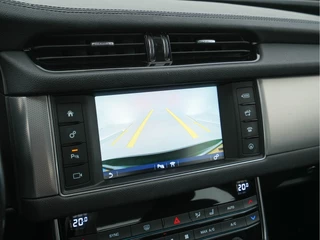 Jaguar XF Aut. *WINDSOR-FULL-LEATHER | BI-XENON | NAVI-FULLMAP | JAGUAR-AUDIO | CAMERA | COMFORT-SEATS | SHIFT-PADDLES | LANE-ASSIST | KEYLESS | HEATED-SEATS |  ECC | PDC | CRUISE | 18